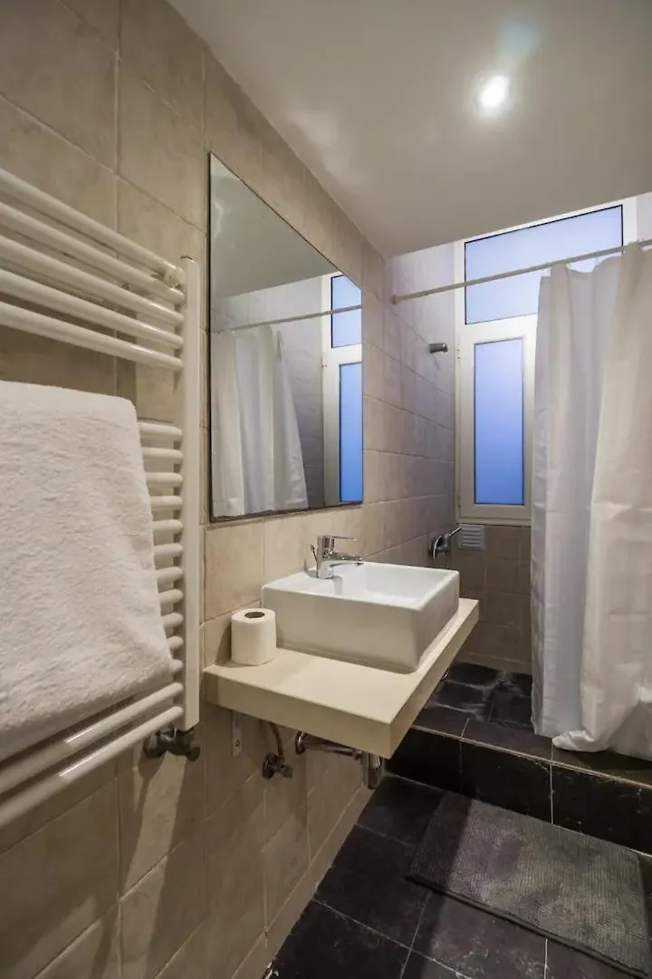 Appartement Lisbon Necessidades Artists